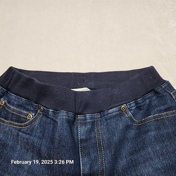 Boston Proper Jeans Women's Size 4 Blue Elastic Waist Cropped 5 Pocket Design - Picture 2 of 9